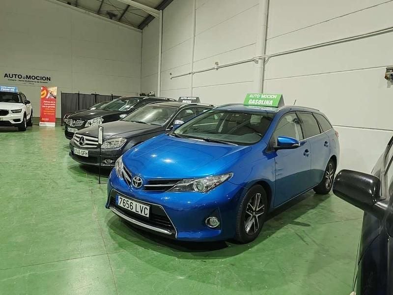 Azul Usado 2014 Toyota Auris Touring Sports Familiar | 8999 € - Imagen 1/4