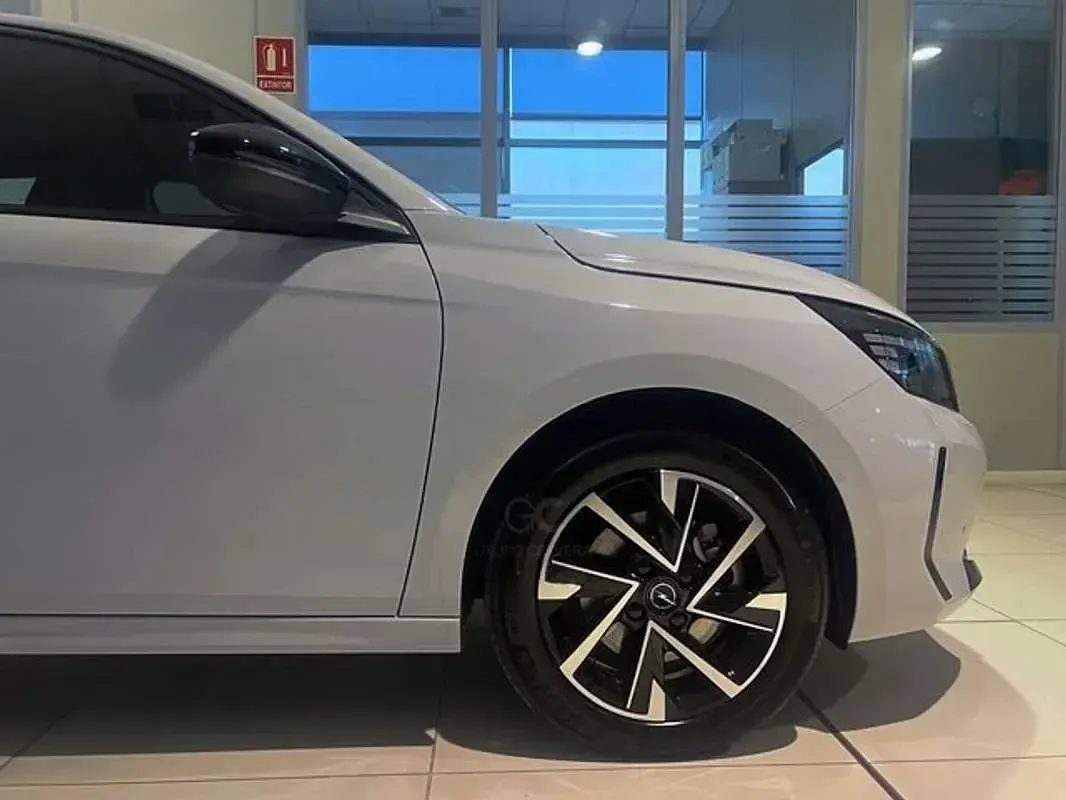 Nuevo Opel Corsa S 101 CV (74 kW) 2025 Verde Utilitario