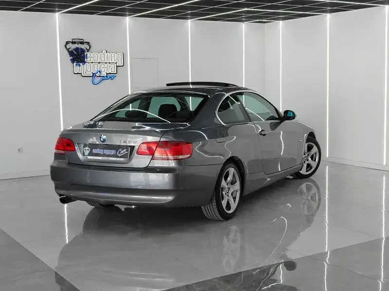 Usado BMW 320 Comfort Edition 177 CV (130 kW) 2007 Gris / plata Coupe