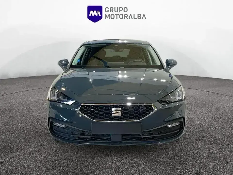 Usado Seat Leon Style 116 CV (85 kW) 2025 Gris Berlina