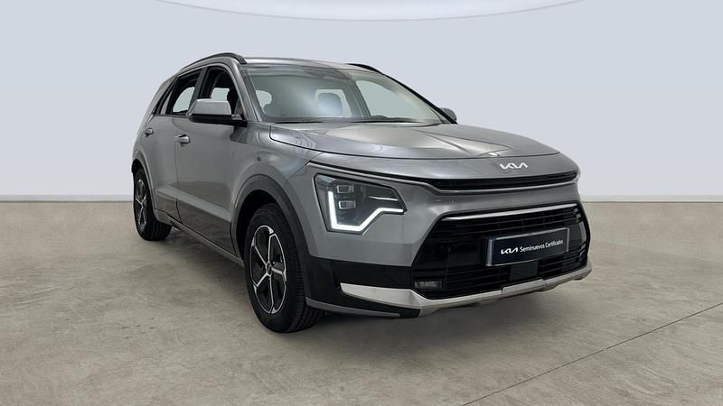 Usado Kia Niro 129 CV (94 kW) 2024 Gris SUV