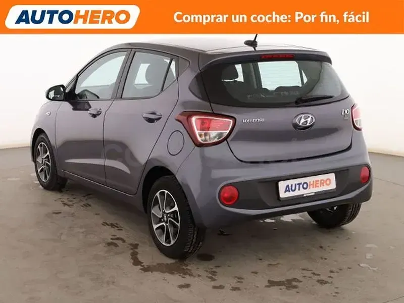 Usado Hyundai i10 66 CV (48 kW) 2017 Gris / plata Utilitario