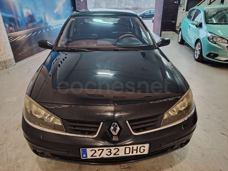 Usado Renault Laguna GrandTour Initiale 210 CV (154 kW) 2005 Verde Familiar