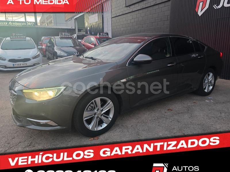 Gris / plata Usado 2018 Opel Insignia Berlina | 11.900 € (Un poco caro) - Imagen 1/4