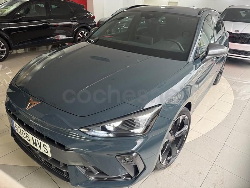 Usado Cupra Leon 150 CV (110 kW) 2025 Azul Familiar