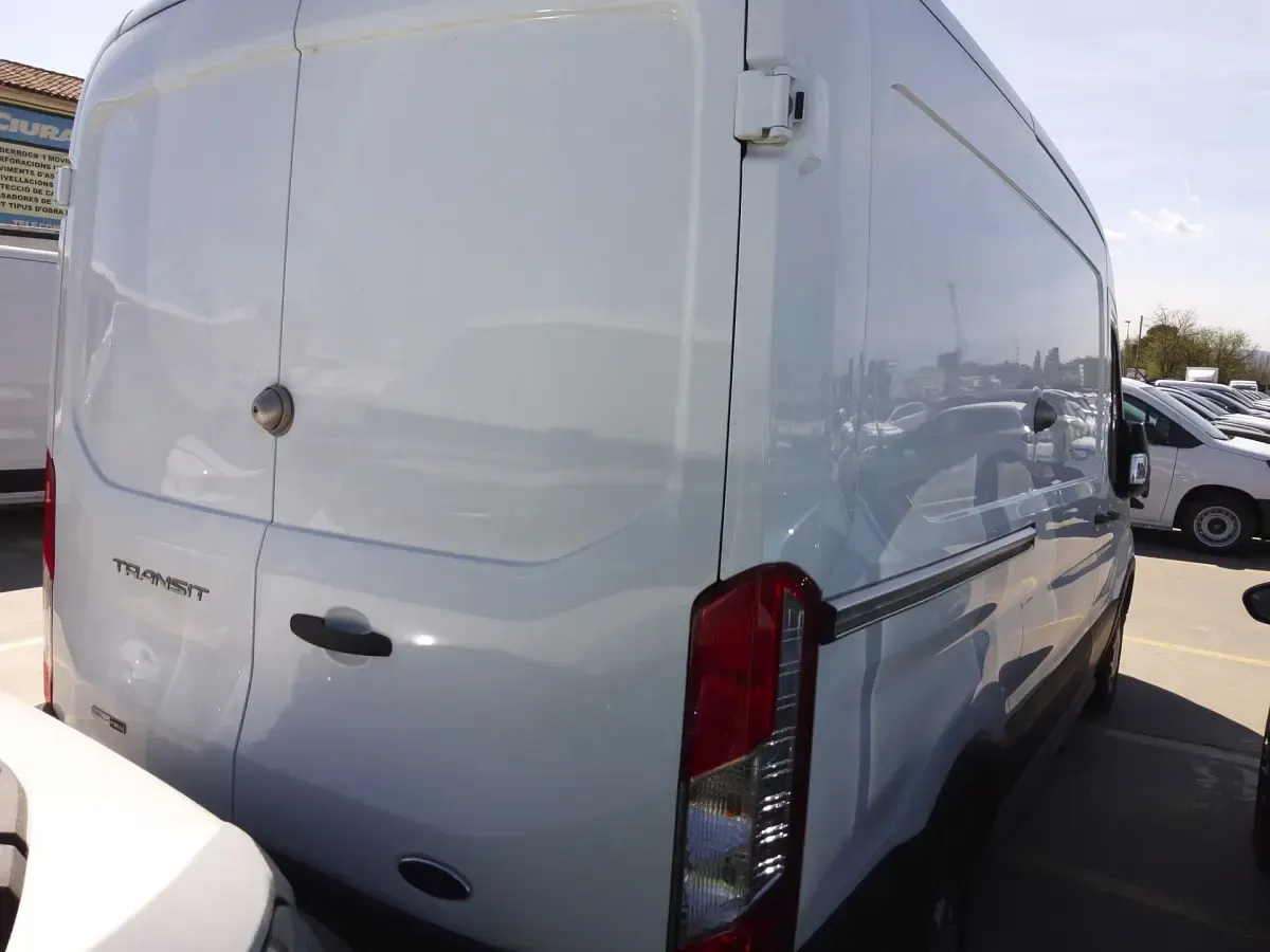 Usado Ford Transit 130 CV (95 kW) 2022 Blanco