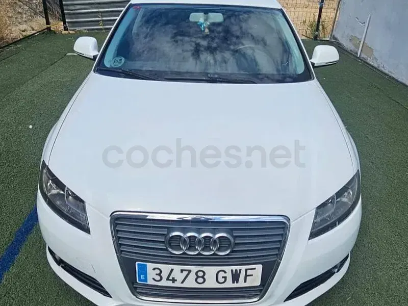 Usado Audi A3 Attraction 105 CV (77 kW) 2010 Blanco Utilitario