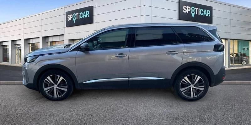 Usado Peugeot 5008 Allure 131 CV (96 kW) 2022 Gris SUV