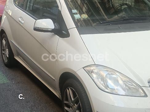 Blanco Usado 2010 Mercedes A180 Avantgarde Berlina | 3200 € (Super precio) - Imagen 1/4