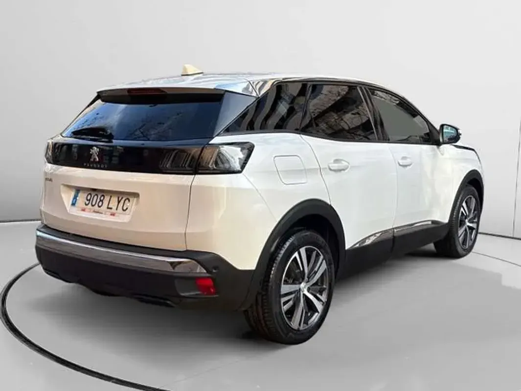 Usado Peugeot 3008 Allure 131 CV (96 kW) 2022 Blanco SUV