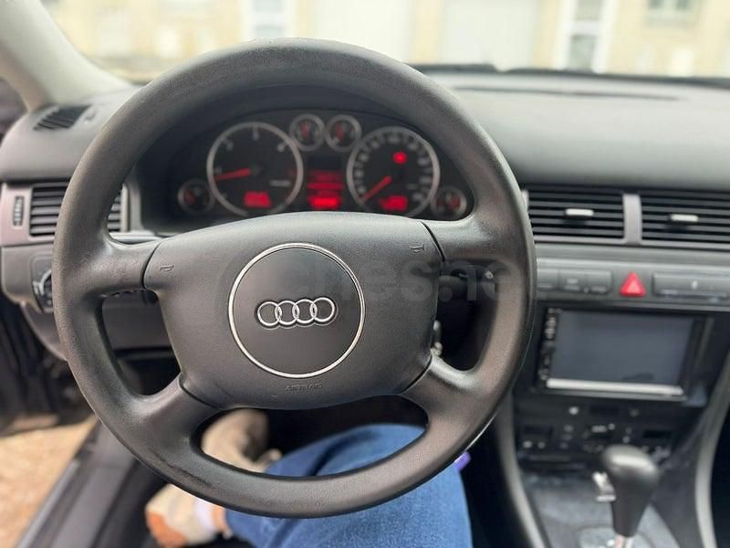Usado Audi A6 180 CV (132 kW) 2003 Negro Familiar