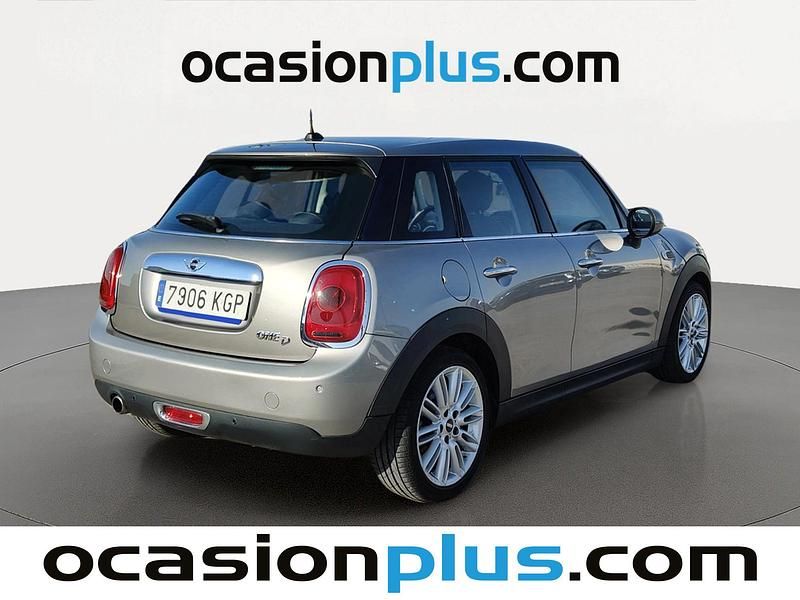 Usado Mini Cooper 95 CV (69 kW) 2018 Gris plata Utilitario
