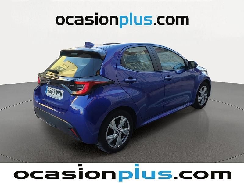 Usado Toyota Yaris Hybrid Active 116 CV (85 kW) 2024 Azul Utilitario
