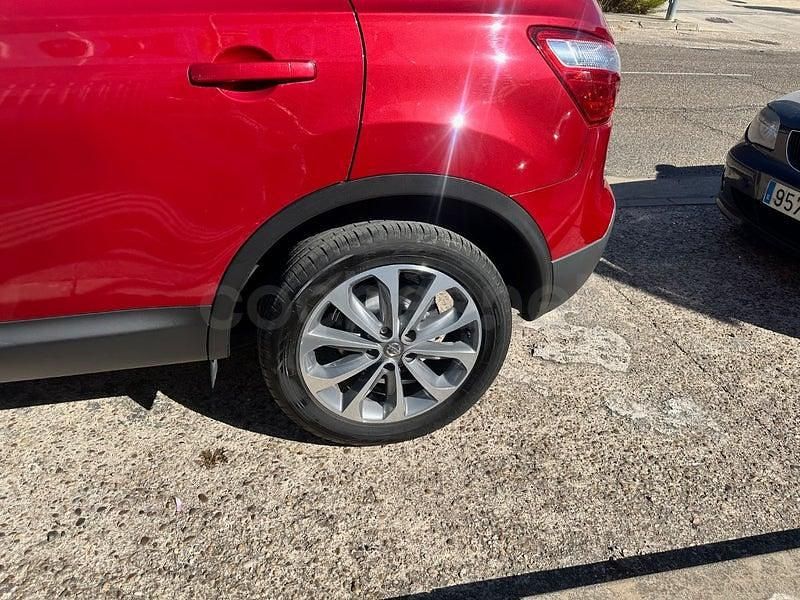 Usado Nissan Qashqai Premium Edition 110 CV (80 kW) 2014 Granate SUV