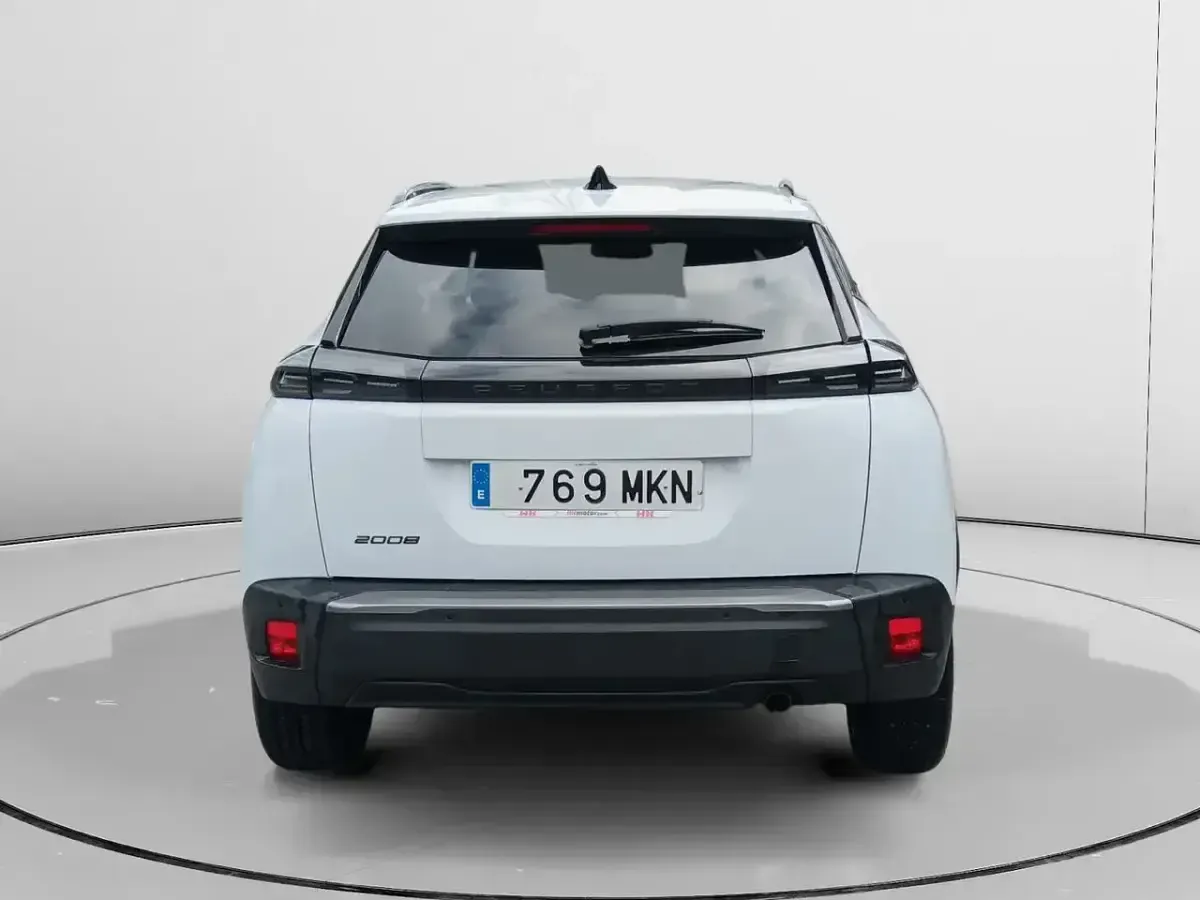 Usado Peugeot 2008 Allure 130 CV (95 kW) 2023 Blanco SUV
