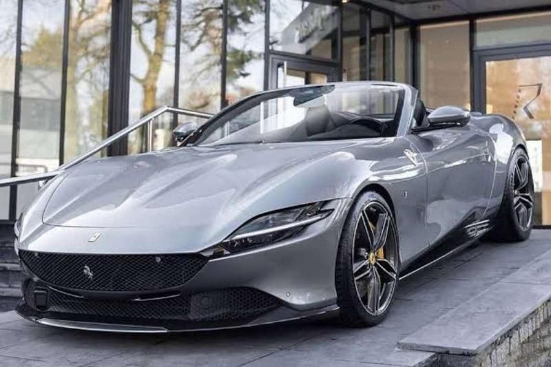 Plateado Usado 2024 Ferrari Roma Coupe | 251.900 € (Precio justo) - Imagen 1/1