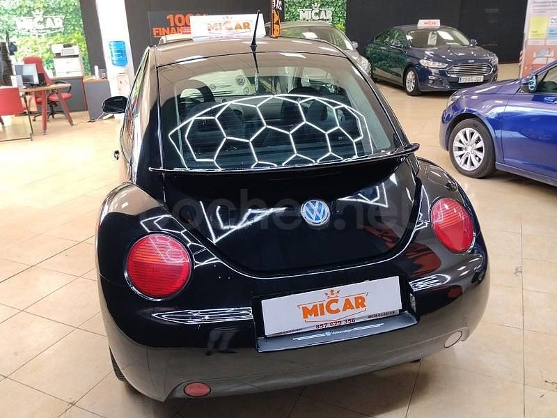 Usado VW New Beetle 115 CV (84 kW) 2001 Negro Utilitario