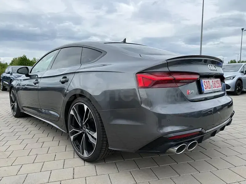 Używany Audi A5 Business 347 KM (255 kW) 2022 Szary Coupe