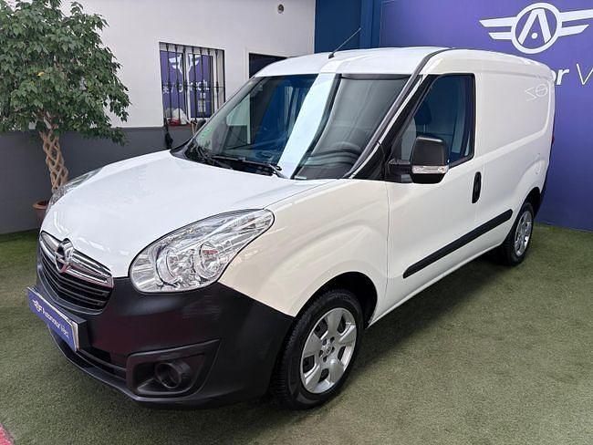 Usado Opel Combo 95 CV (69 kW) 2018 Blanco Monovolumen