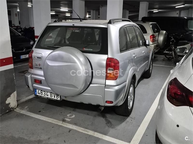 Usado Toyota RAV4 Sol 150 CV (110 kW) 2002 Gris / plata SUV