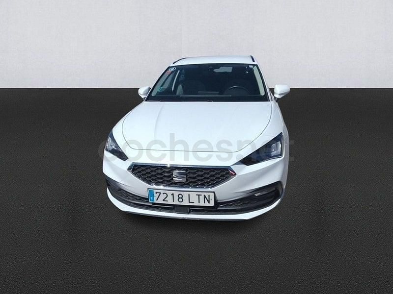 Usado Seat Leon Style 115 CV (84 kW) 2021 Blanco Familiar