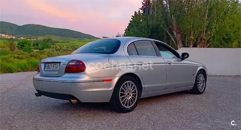Usado Jaguar S-Type Executive 207 CV (152 kW) 2007 Gris / plata Berlina