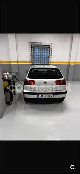 Usado Seat Ibiza 68 CV (50 kW) 2001 Gris / plata Utilitario
