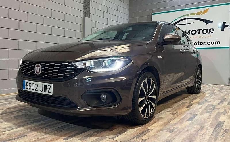 Usado Fiat Tipo Lounge 95 CV (69 kW) 2017 Marrón Utilitario