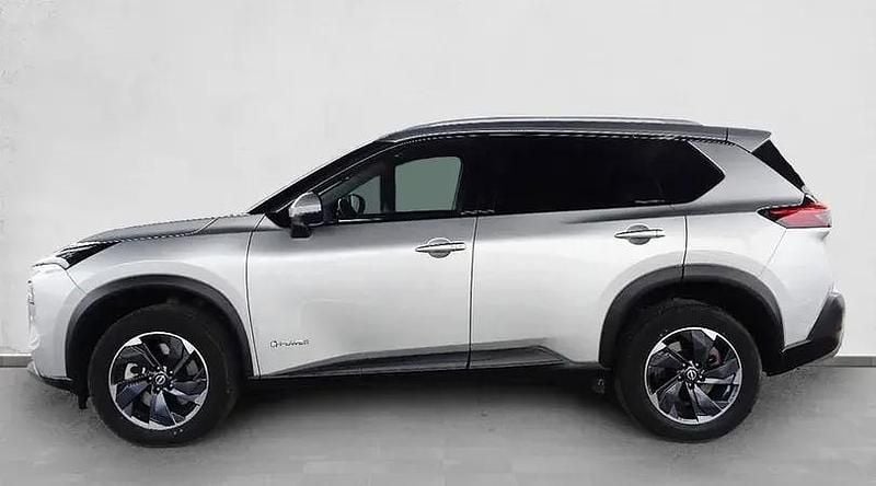 Usado Nissan X-Trail N-Connecta 204 CV (150 kW) 2025 Plata SUV