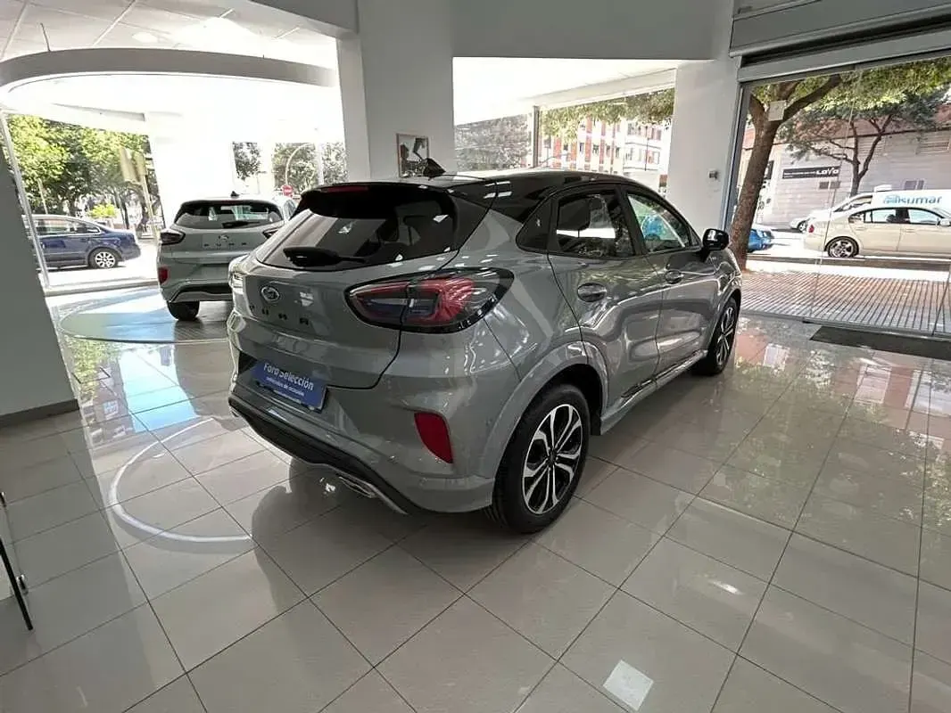 Usado Ford Puma ST-Line 2024 Plateado SUV