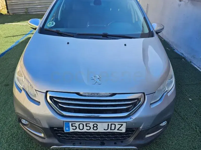 Usado Peugeot 2008 Allure 92 CV (67 kW) 2015 Gris / plata SUV