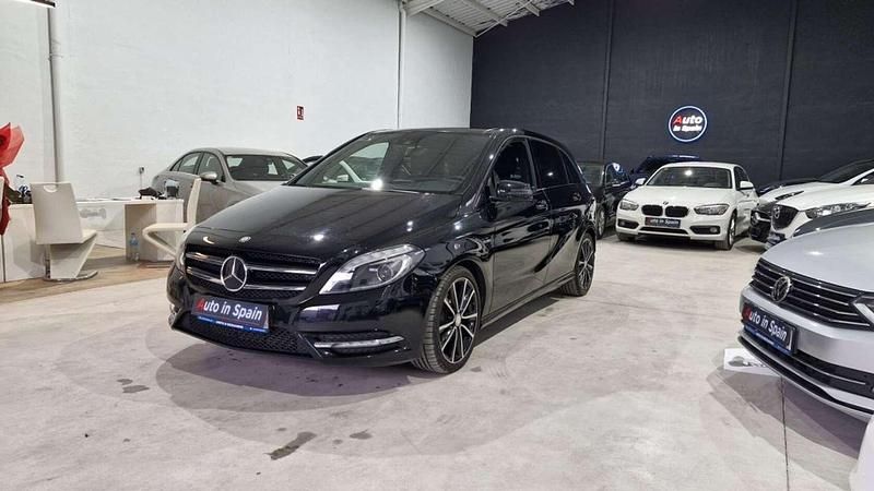 Usado Mercedes B200 140 CV (102 kW) 2012 Negro Monovolumen