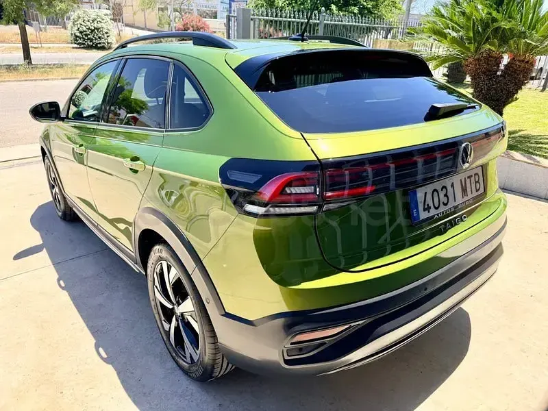 Usado VW Taigo 115 CV (84 kW) 2024 Verde SUV