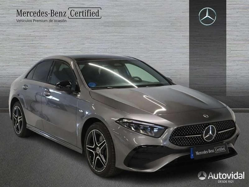 Usado Mercedes E250 218 CV (160 kW) 2025 Gris Berlina