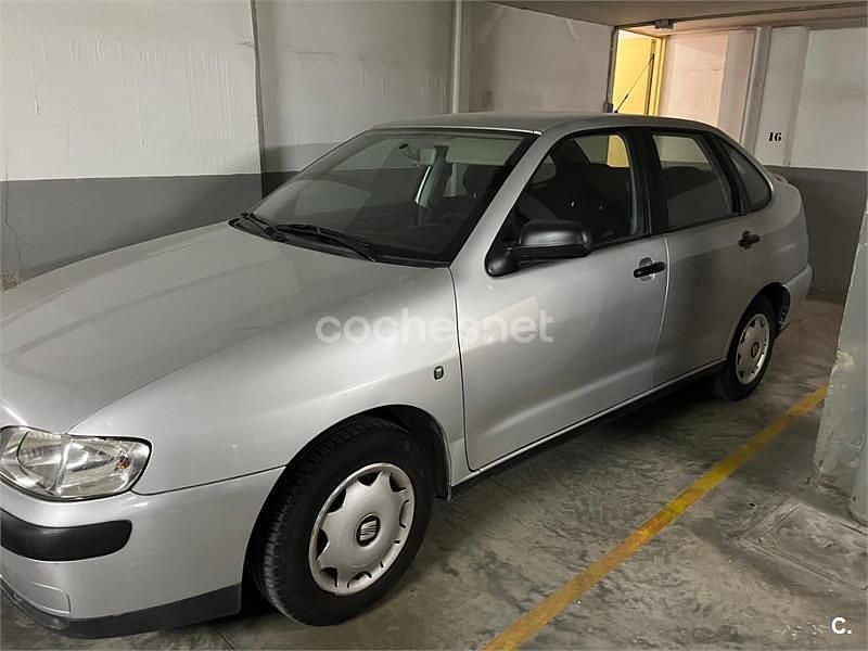 Usado Seat Cordoba Stella 60 CV (44 kW) 2000 Blanco Berlina