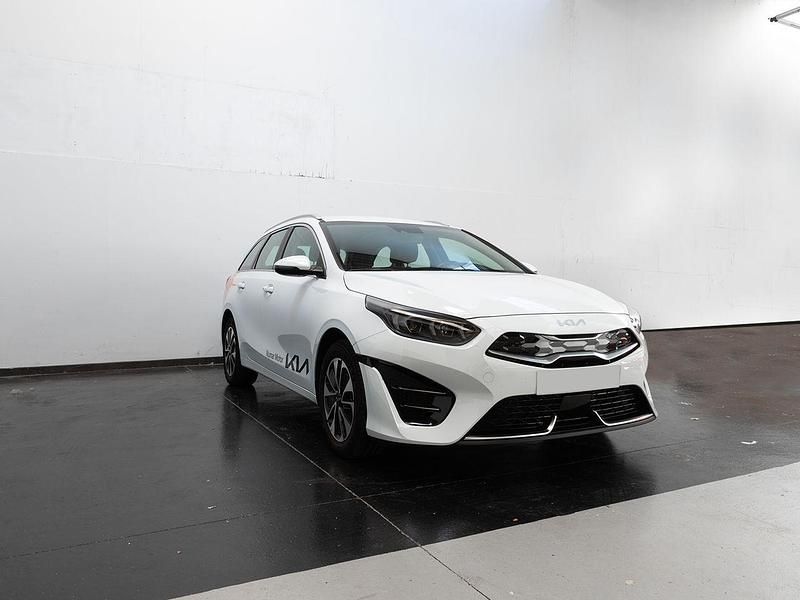 Usado Kia Ceed 141 CV (103 kW) 2023 Blanco Utilitario
