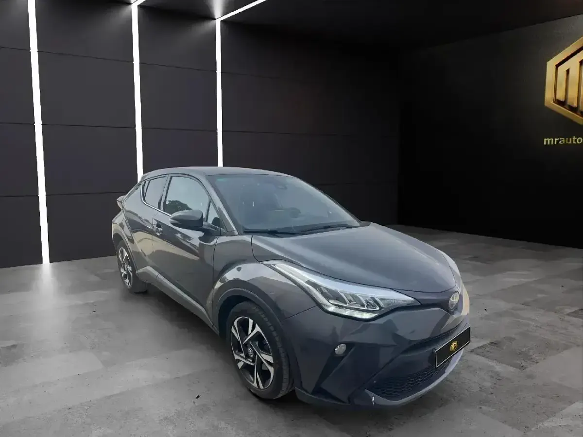 Usado Toyota C-HR Active 122 CV (89 kW) 2022 Gris SUV