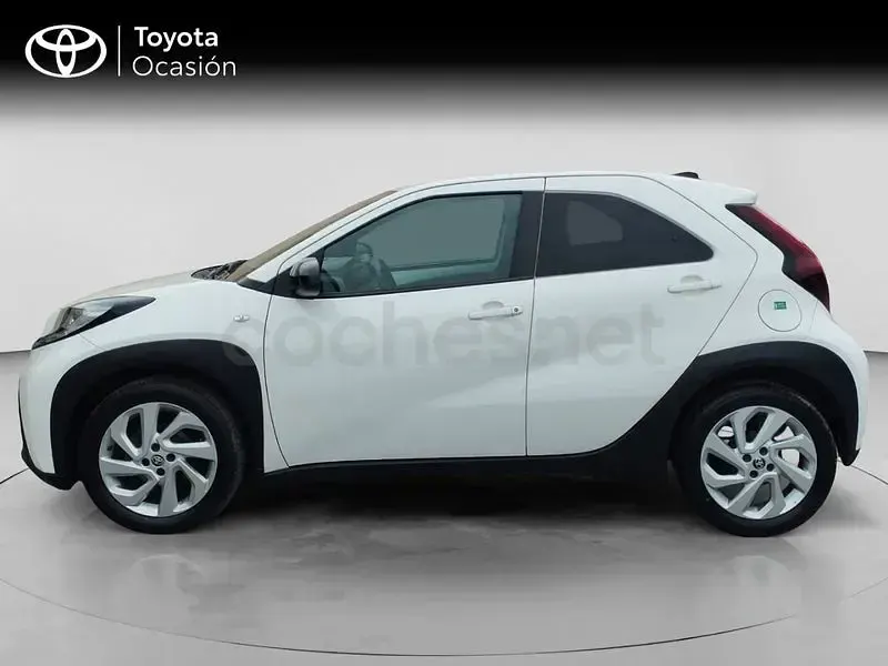 Usado Toyota Aygo X Play 72 CV (52 kW) 2024 Blanco SUV