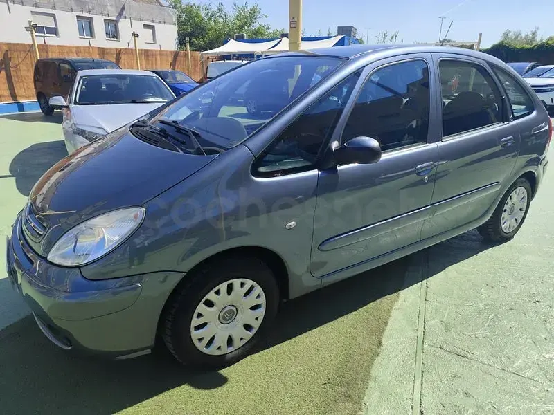 Usado Citroën Xsara Picasso 92 CV (67 kW) 2007 Gris / plata Monovolumen