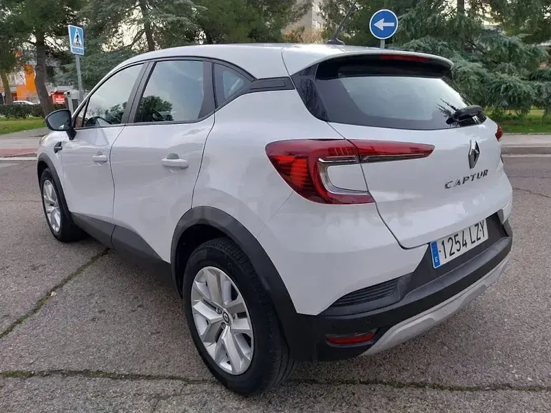 Usado Renault Captur Intens 100 CV (73 kW) 2022 Blanco SUV