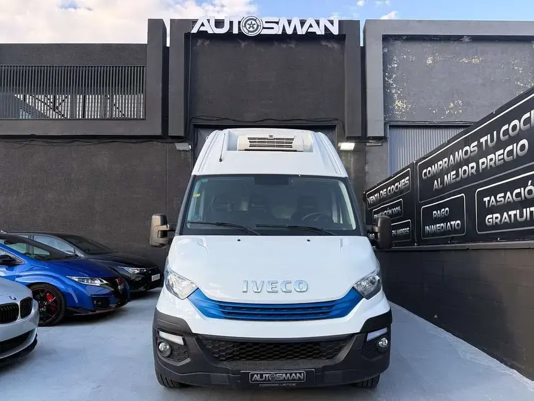 Usado Iveco Daily 136 CV (100 kW) 2019 Blanco Van