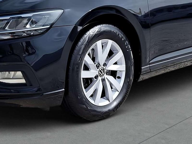 Usado VW Passat Business 122 CV (89 kW) 2020 Azul Berlina