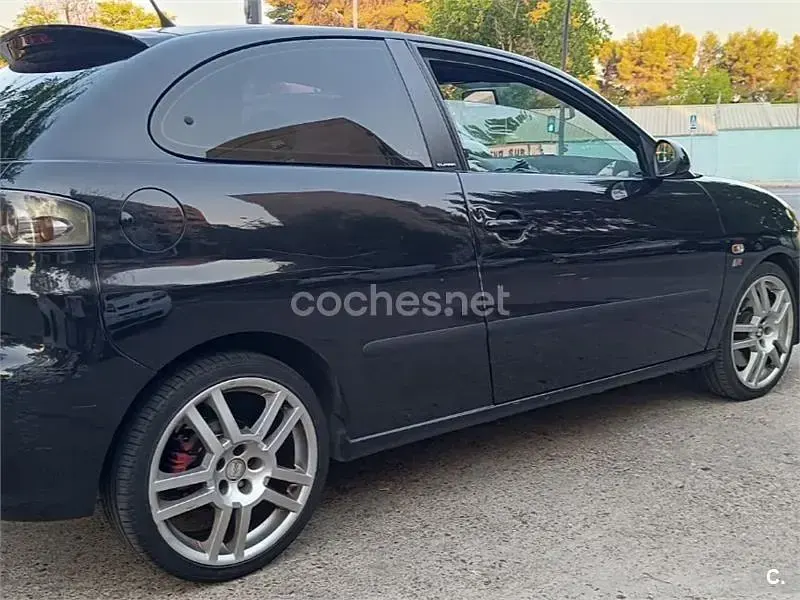 Usado Seat Ibiza CUPRA 160 CV (117 kW) 2006 Negro Utilitario