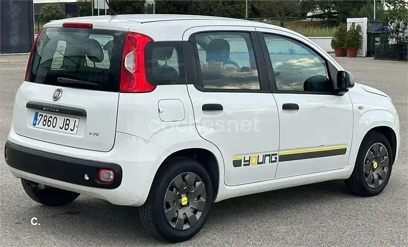 Usado Fiat Panda Young 69 CV (50 kW) 2015 Blanco Utilitario