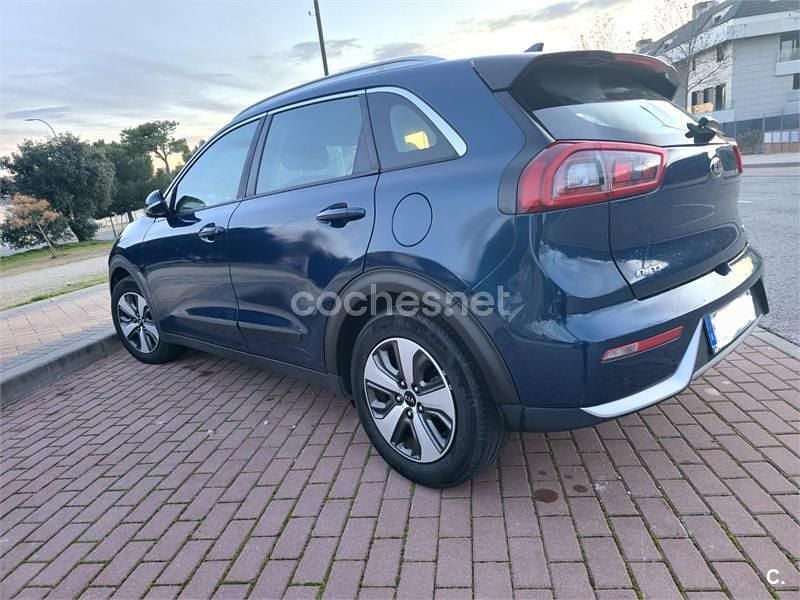 Używany Kia Niro 141 KM (103 kW) 2017 Niebieski SUV