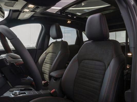 Usado Ford Kuga ST-Line X 225 CV (165 kW) 2023 Gris SUV