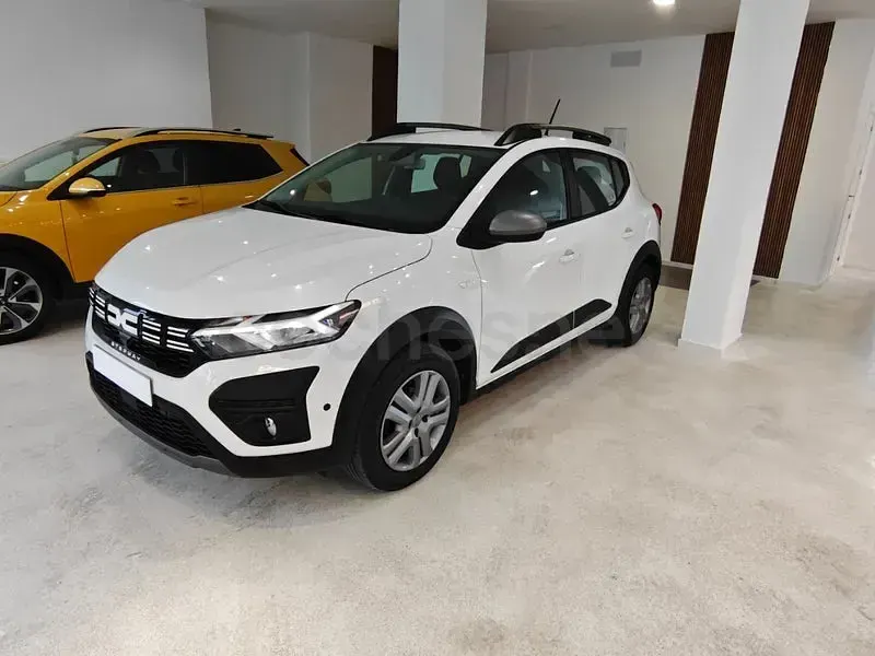 Usado Dacia Sandero Expression 110 CV (80 kW) 2023 Blanco Berlina