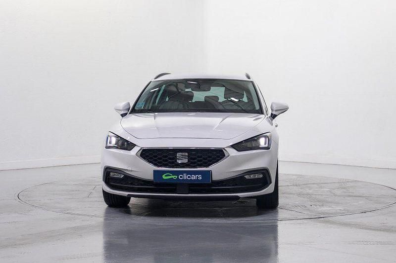 Usado Seat Leon Style 115 CV (84 kW) 2021 Blanco Familiar