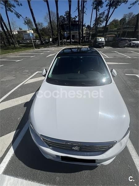 Usado Peugeot 308 Allure 130 CV (95 kW) 2018 Blanco Berlina