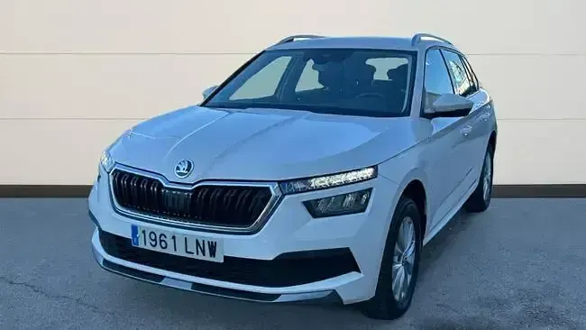 Usado Skoda Kamiq Ambition 110 CV (80 kW) 2021 Blanco SUV